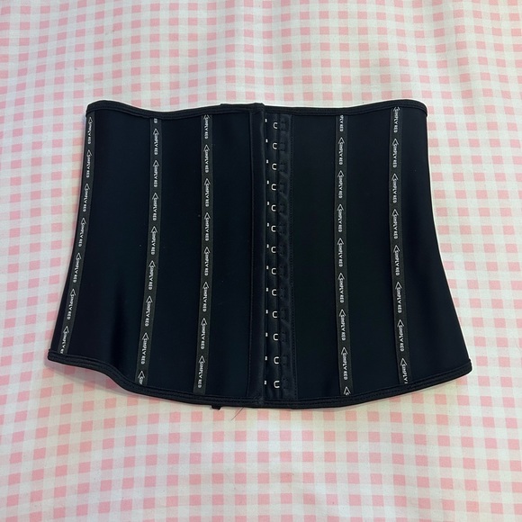 Short torso waist trainer / corset - Picture 1 of 5